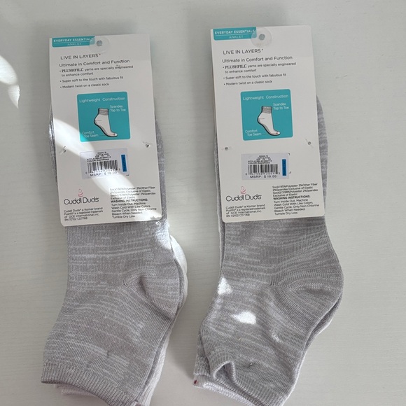 BOGO 3 pack Cuddl Duds White Socks with Red Accents - Picture 3 of 4
